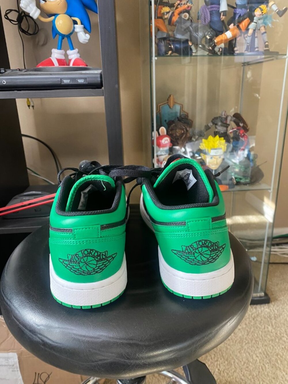 Size 8 - Air Jordan 1 Low Black Lucky Green - Picture 4 of 7